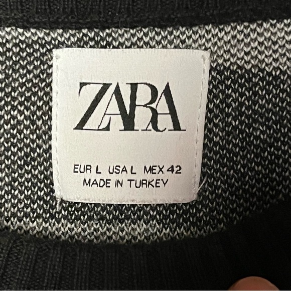 Zara | Black White Oversized Zebra Knit Long Sleeve Sweater, Large - Picture 6 of 6